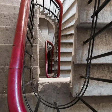 Spacious Luxury Old Town Flat * تالين