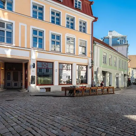 Апартаменты Spacious Luxury Old Town Flat