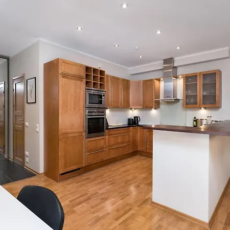 Spacious Luxury Old Town Flat شقة