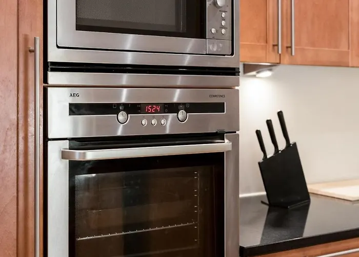 Spacious Luxury Old Town Flat