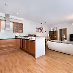 Appartamento Spacious Luxury Old Town Flat Reval