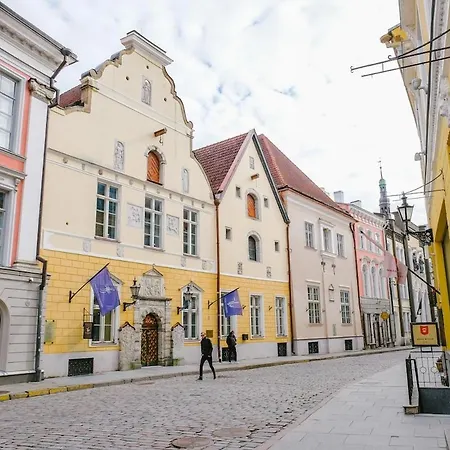 Spacious Luxury Old Town Flat *